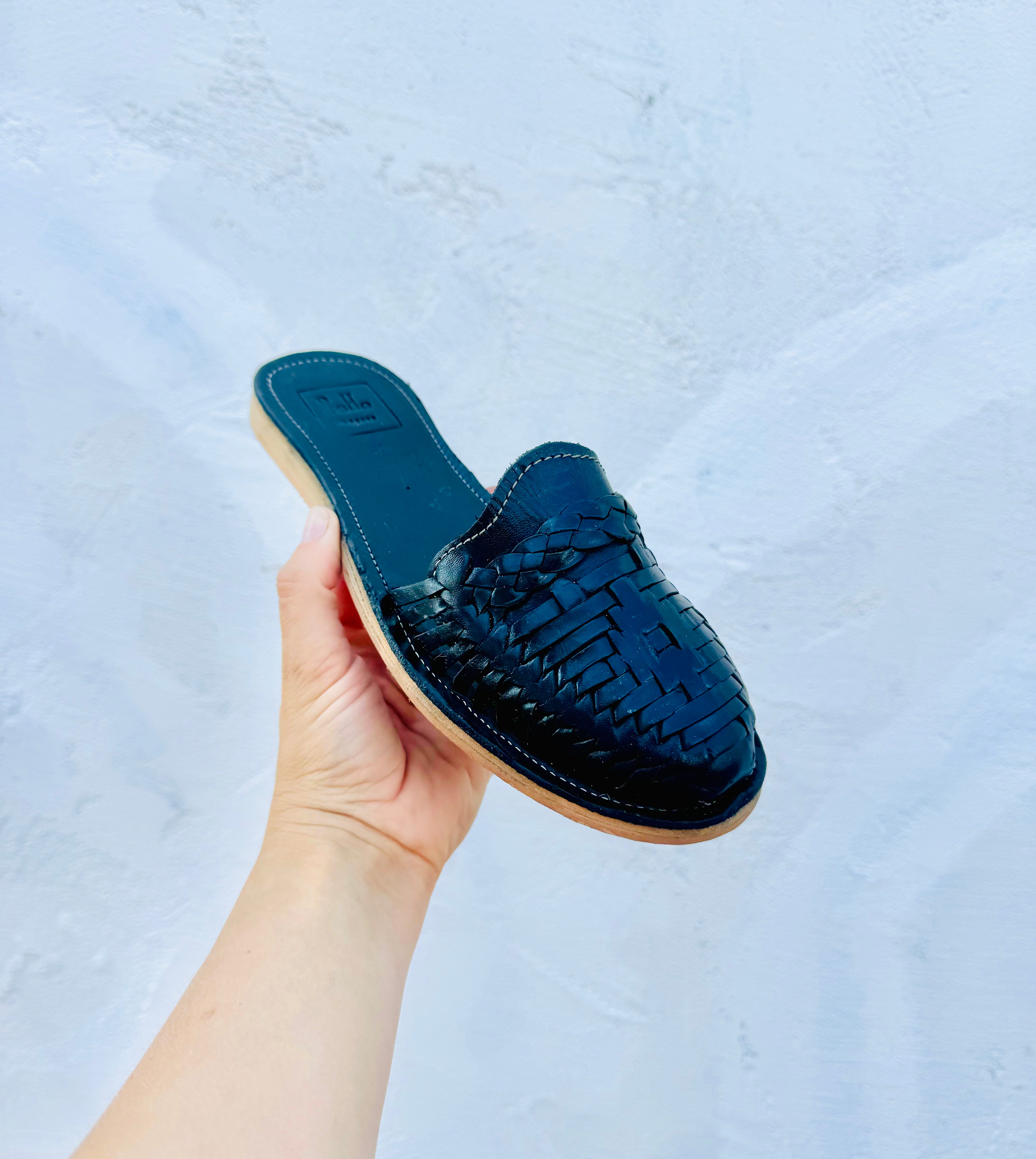 black slip on huaraches