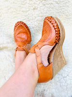 Load image into Gallery viewer, tan rose leather wedges
